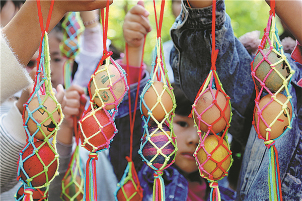 Festival greets summer with traditional flair
