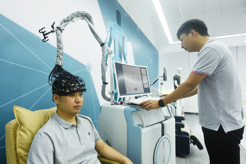 First domestic brain-computer intelligence innovation center debuts in Hangzhou