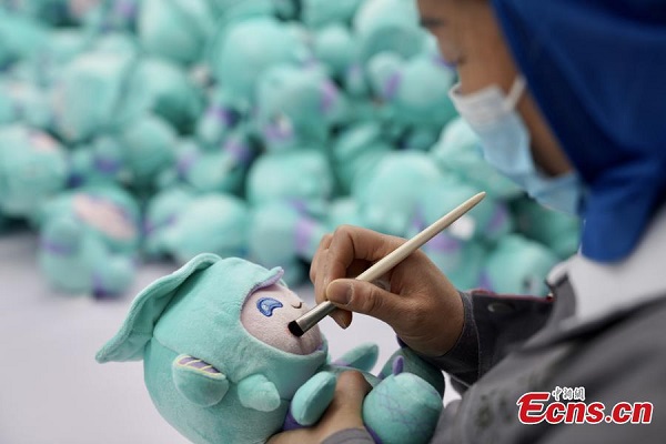 Manufacturer busy with producing mascot toys for Hangzhou Asian Games