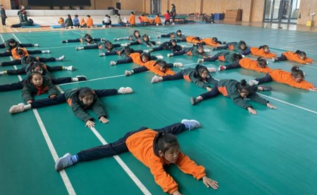 Chinese students' push-ups edition! Exercise with China's hottest fitness trainer!