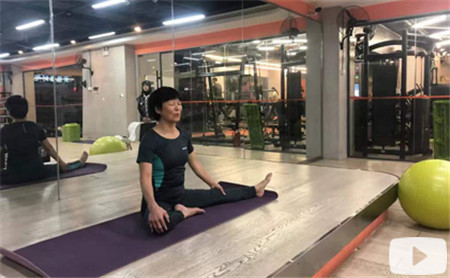Hangzhou Eye episode 20: Grandma Grapefruit's yoga career