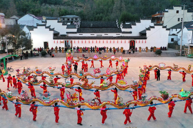 Dragon ceremony a unique way to mark Lantern Festival