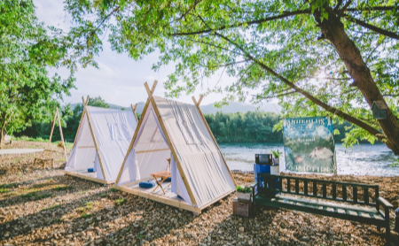 Camping sites become popular in Hangzhou