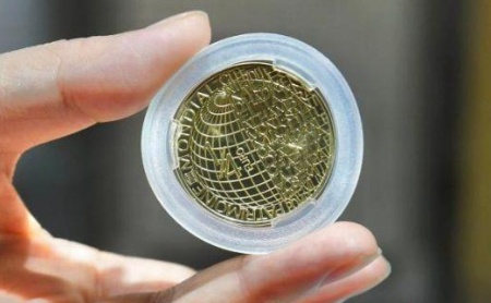 West Lake commemorative coins make global debut