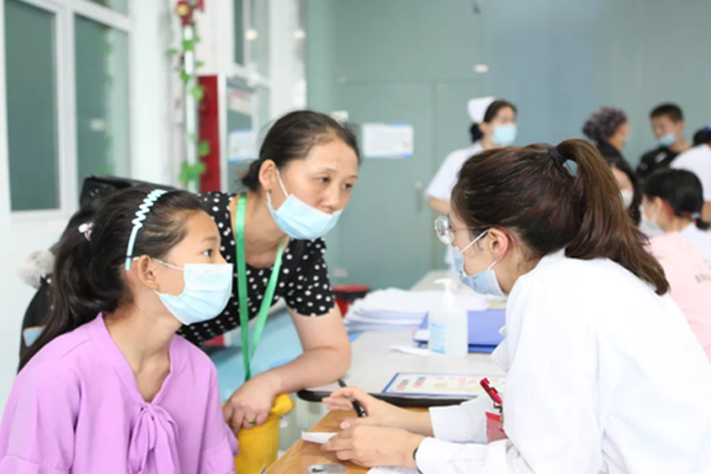 Hangzhou doctors help Xinjiang children regain their smiles 