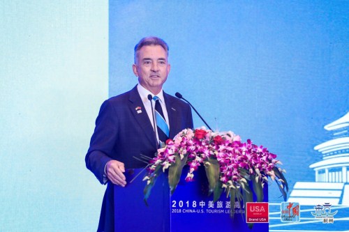 Christopher L. Thompson, president and CEO of Brand USA, makes a keynote speech at the 2018 China-US tourism leadership summit in Hangzhou, Zhejiang province on Sept 9..jpg