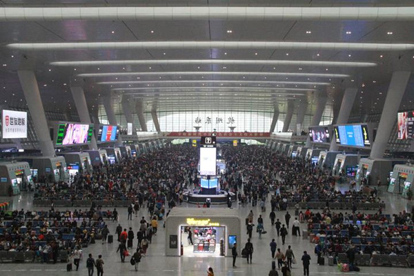 hangzhou east railway station 3rd busies.jpg