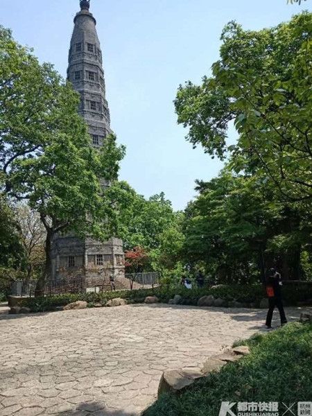 baochu pagoda.jpg