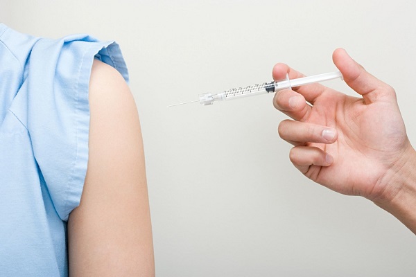 Cities offer free flu shots as tough winter warned