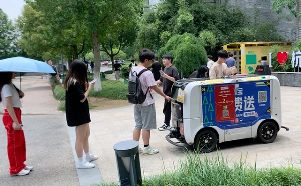 Driverless vehicles used on university campuses across China to deliver parcels