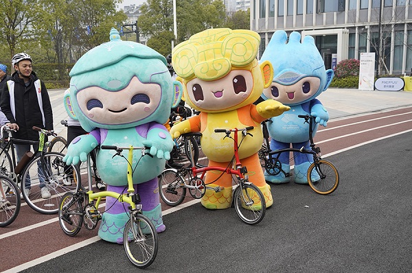 Asian Games mascots promote low-carbon cycling in Hangzhou