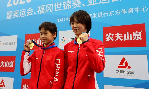 National diving championships held with crowds flooding in