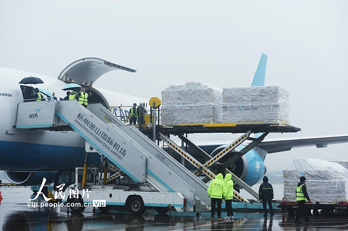 Hangzhou, Denmark cargo flight makes maiden trip