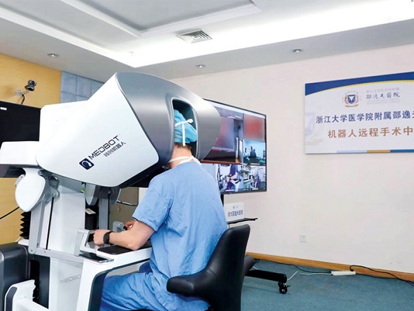 5G tech ensures delicate medical surgery for distant patient