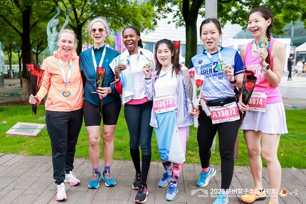 Women enjoy scenic run in Hangzhou