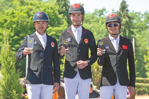 Hua relishing Hangzhou homecoming
