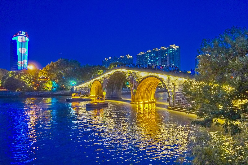 Hangzhou's Qiaoxi block offers splendid treasures