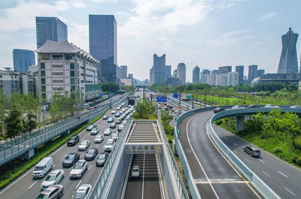 Tianmushan Road Tunnel unveils east-west connection