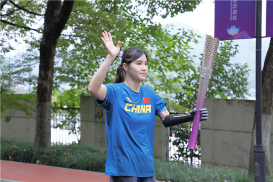 The marvel of smart bionic arms: How Xu Jialing lit the main torch