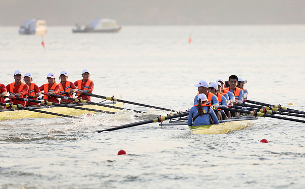 4th Hangzhou West Lake Rowing Challenge sets sail