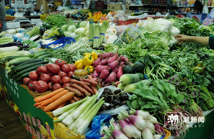 Affordable hot pot delight in Zhengyuan Farmer's Market