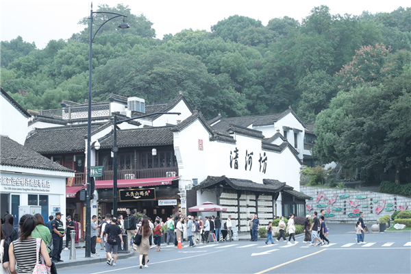 Soak up Hangzhou's history on Qinghefang Street