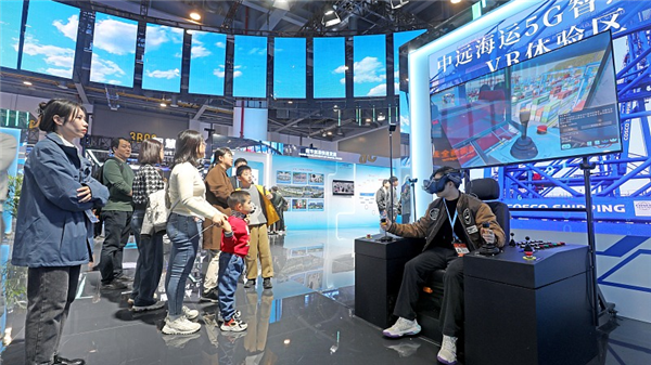 Exploring cool tech at 2nd Global Digital Trade Expo in Hangzhou