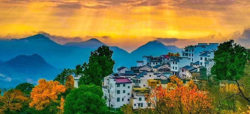 Picturesque mountain village shines in early winter