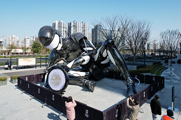 Sci-fi robot 'Tros Resonance' unveiled in Hangzhou