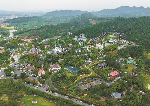 Renovated homestays bring new vitality to old 'hollow' villages