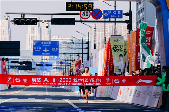 Brave chill at Hangzhou Marathon