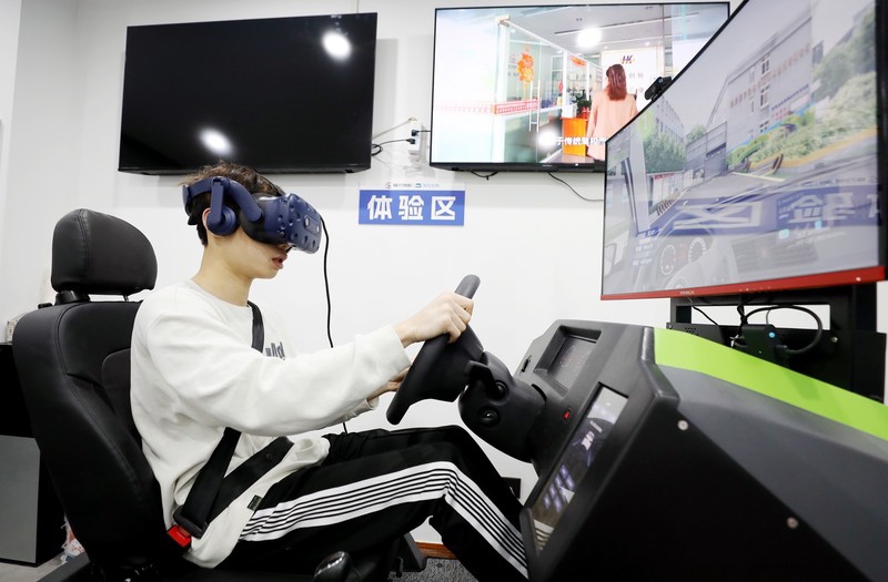 Hangzhou driving school introduces smarter license training