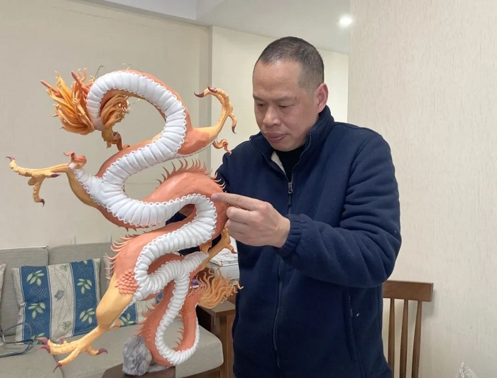 Xiaoshan dough modeling master crafts 'Chinese dragon'
