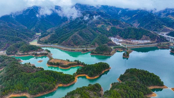 Qiandao Lake's picturesque landscape presents an aerial splendor