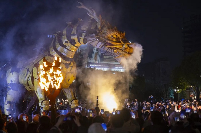 Grand finale of L'esprit du cheval-dragon unfolds in Hangzhou