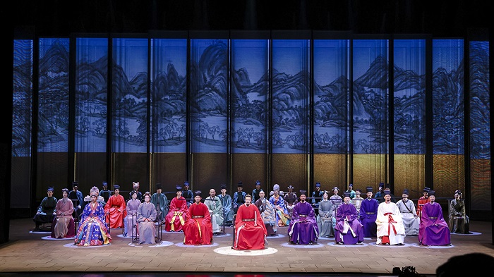 Original play on Hangzhou ancient mayor premieres in Beijing