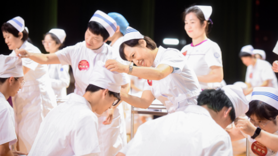 Hangzhou university hosts cap awarding ceremony for new nurses