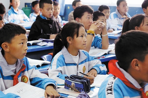 Art opens up creativity of Tibetan kids