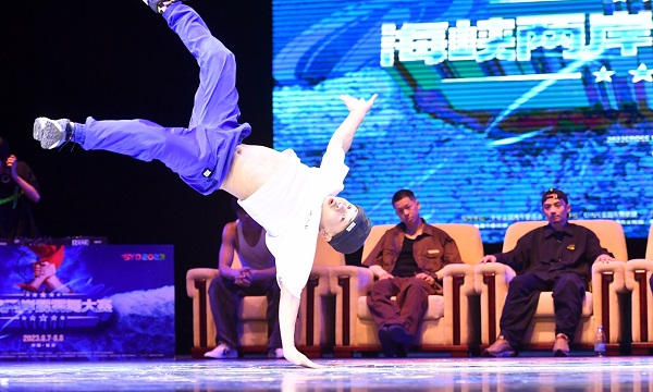 Street dancers from Taiwan island arrive in Hangzhou for exchange event