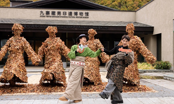 Culture Beat: Festival celebrates leaves through art