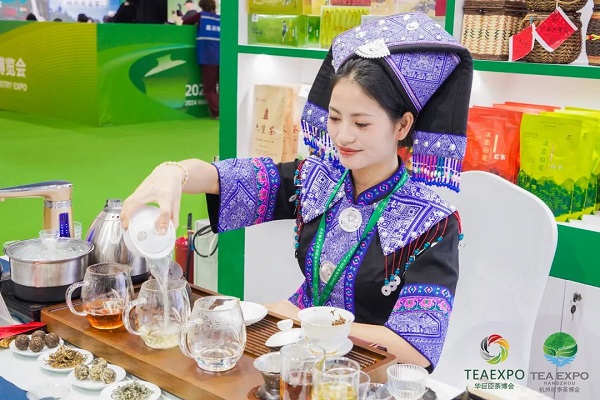 Hangzhou autumn tea expo opens with over 10,000 varieties for tea enthusiasts
