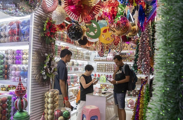 Media tour sees how the world gets its Christmas presents