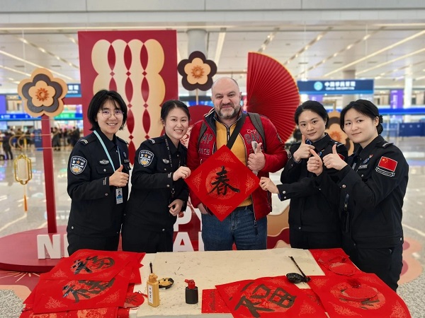 外国游客2.jpg