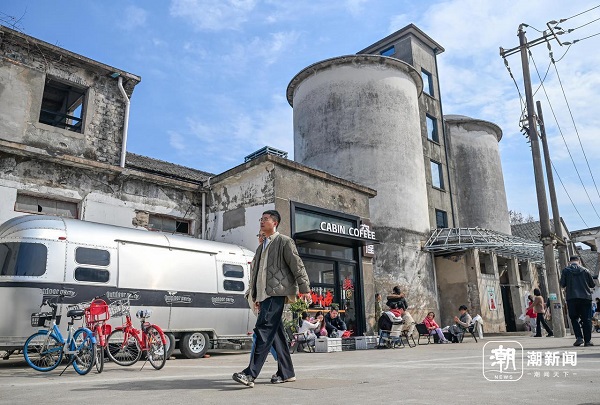 Hangzhou rice-mill-turned art area blends history, creativity