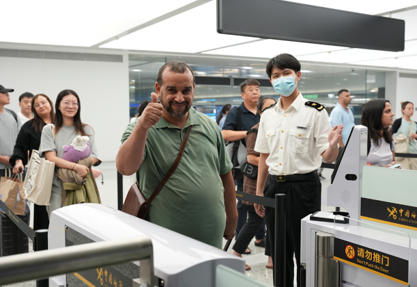 Hangzhou airport sees takeoff in Jan-Feb inbound arrivals  