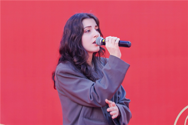 Intl poetry event in Hangzhou toasts Longjing tea