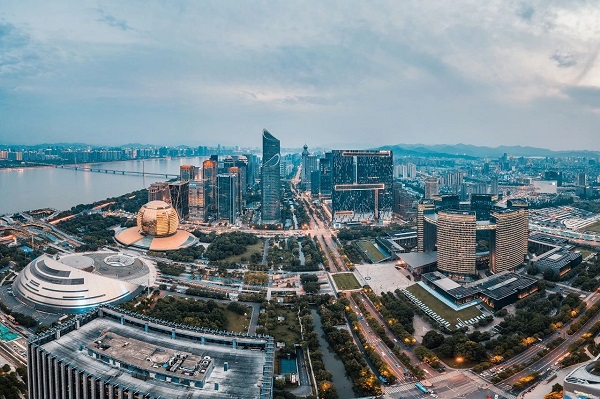 Hangzhou hosts roundtable to strengthen dialogue with foreign enterprises