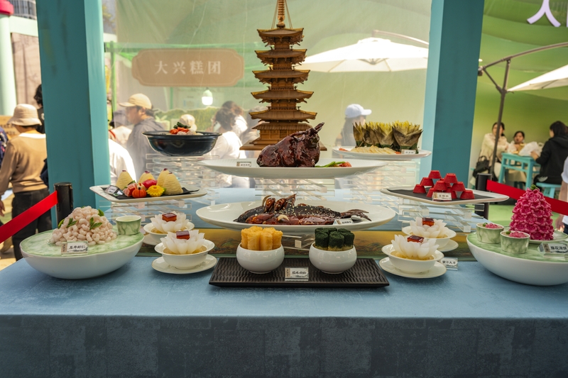 Zhejiang works up 2,400 May Day holiday offers