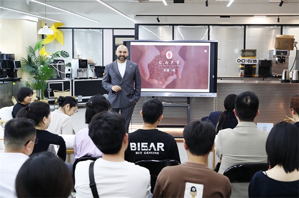 El Salvador ambassador promotes coffee in Hangzhou
