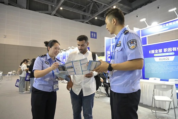 Zhejiang moves to tackle shortage of foreign e-commerce hosts